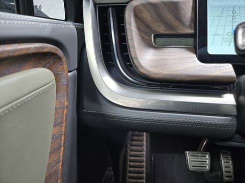 Used 2022 Rivian R1T Adventure image 15