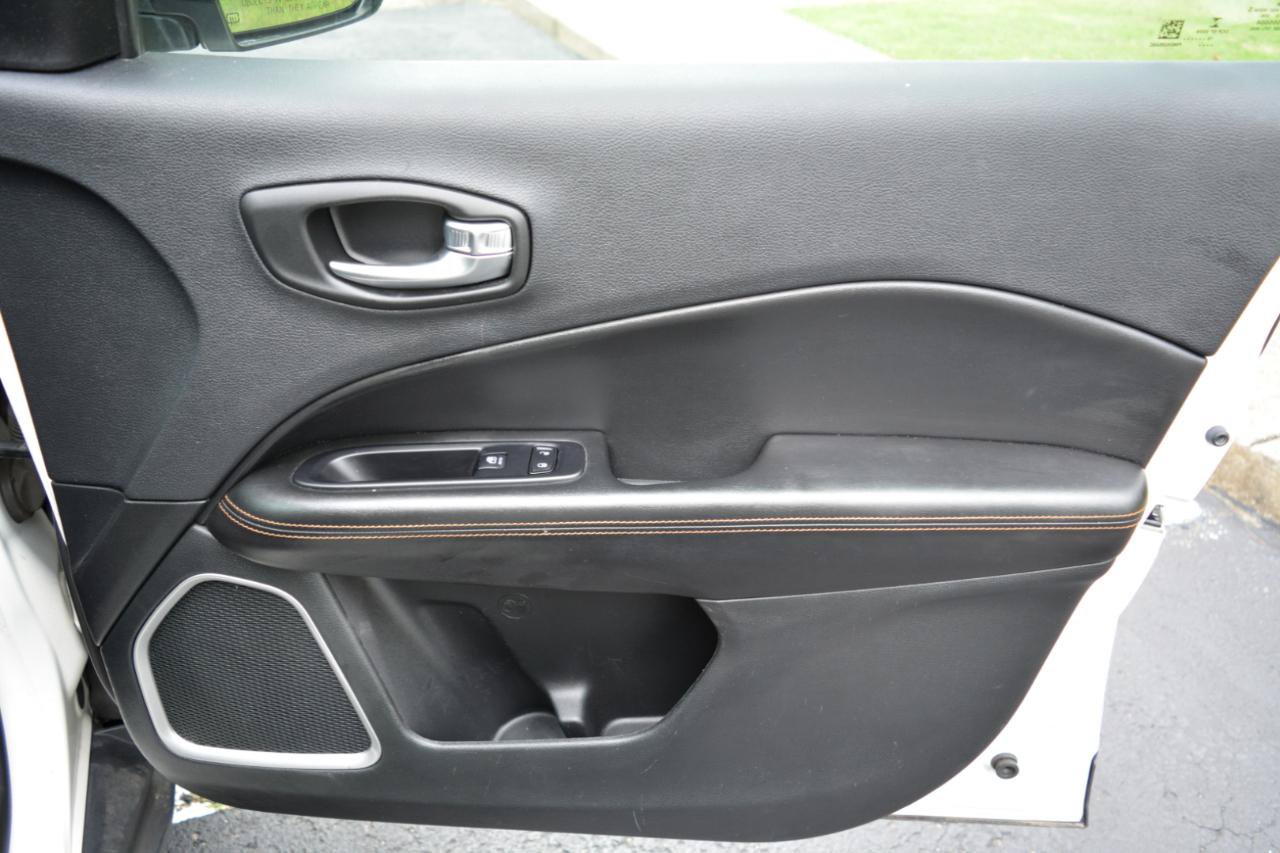 Used 2020 Jeep Compass Limited FWD image 16