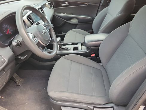 Used 2020 Kia Sorento FWD V6 image 3