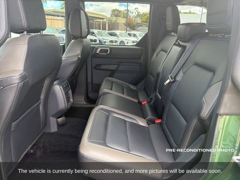 Used 2025 Ford Bronco Outer Banks AWD/4WD image 12