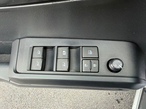 Used 2022 Toyota Tacoma SR AWD/4WD image 17