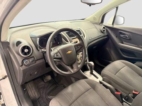 Used 2016 Chevrolet Trax LT FWD image 8