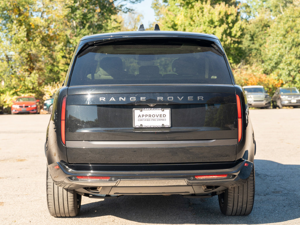 Used 2025 Land Rover Range Rover Long Wheelbase SE AWD/4WD image 5