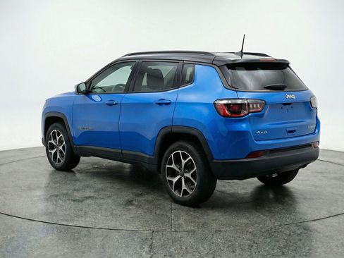 Used 2025 Jeep Compass Limited AWD/4WD image 6