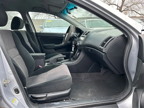 Used 2005 Honda Accord DX image 19