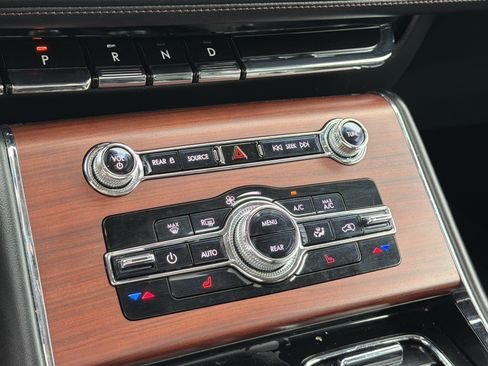 Certified 2021 Lincoln Aviator Grand Touring AWD/4WD image 26