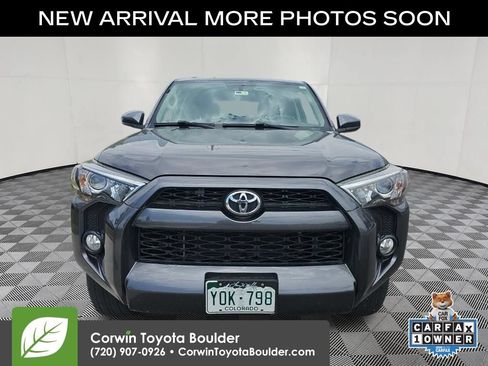 Used 2018 Toyota 4Runner SR5 AWD/4WD image 2
