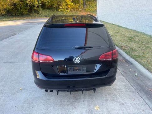 Used 2017 Volkswagen Golf S image 13