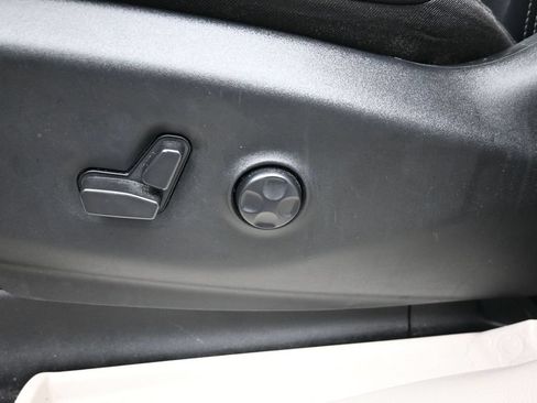 Used 2024 Chrysler Pacifica Limited FWD image 20