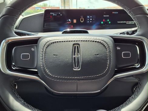 New 2026 Lincoln Navigator L Premier AWD/4WD image 9