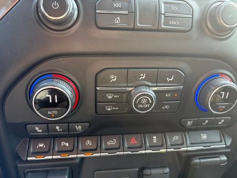 Used 2021 Chevrolet Silverado 1500 High Country w/ Technology Package AWD/4WD image 15