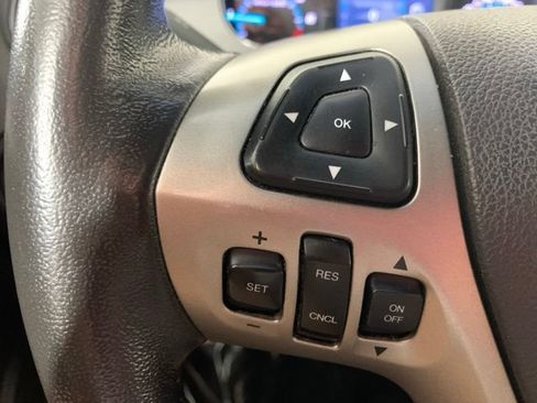 Used 2018 Ford Taurus SEL FWD image 26