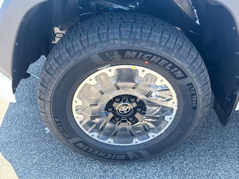 New 2026 Toyota Tundra SR5 AWD/4WD image 15