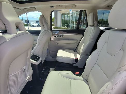 Used 2021 Volvo XC90 T8 Inscription w/ Lounge Package AWD/4WD image 16