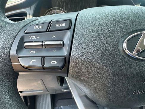 Used 2020 Hyundai Elantra SE w/ Cargo Package (C1) FWD image 13
