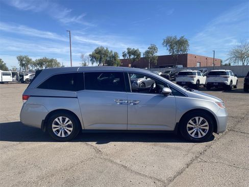 Used 2016 Honda Odyssey SE image 7