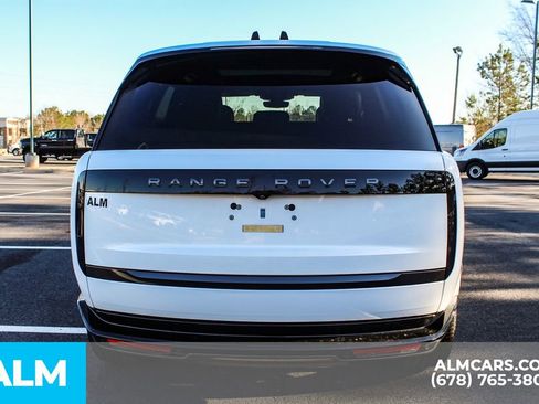 Used 2024 Land Rover Range Rover SE image 11