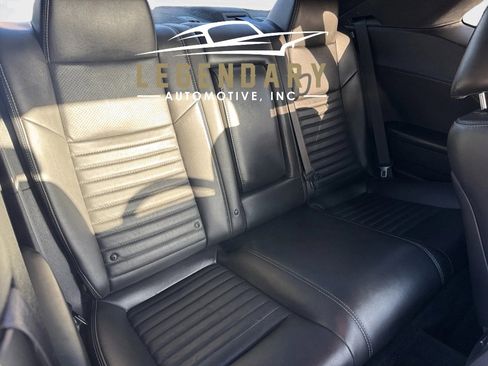Used 2013 Dodge Challenger SXT image 8