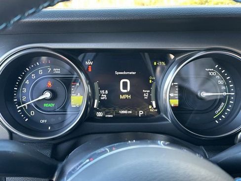 Used 2022 Jeep Wrangler Unlimited Rubicon 4xe image 33