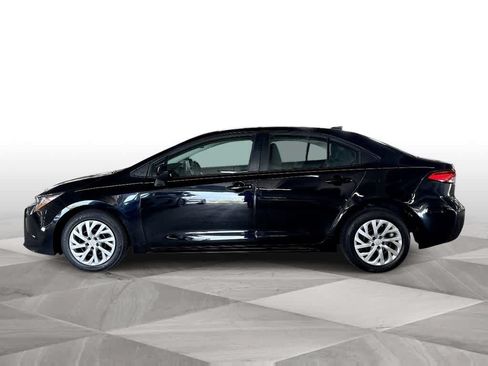 Used 2025 Toyota Corolla LE FWD image 5