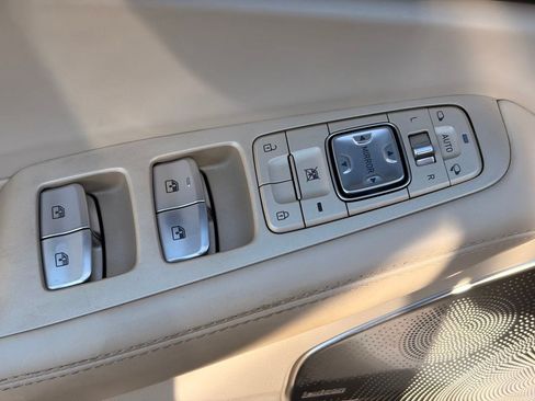 Used 2017 Genesis G90 5.0 Ultimate RWD image 20