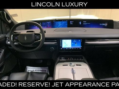 Used 2025 Lincoln Navigator Reserve w/ Jet Appearance Package AWD/4WD image 30