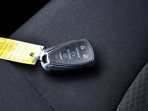 Used 2022 Chevrolet Malibu LS FWD image 17