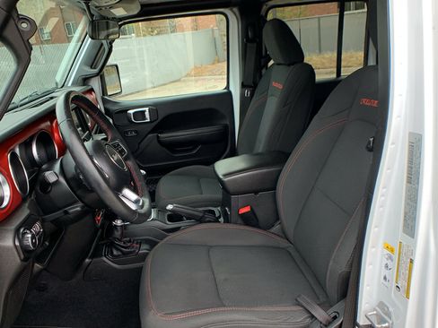 Used 2019 Jeep Wrangler Unlimited Rubicon w/ Cold Weather Group image 13