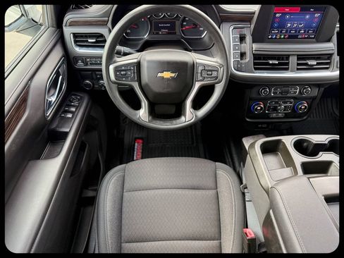 Used 2021 Chevrolet Suburban 2WD image 29