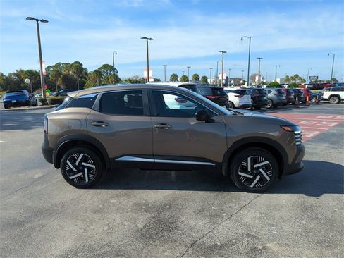 New 2026 Nissan Kicks SV w/ Charging Package image 3