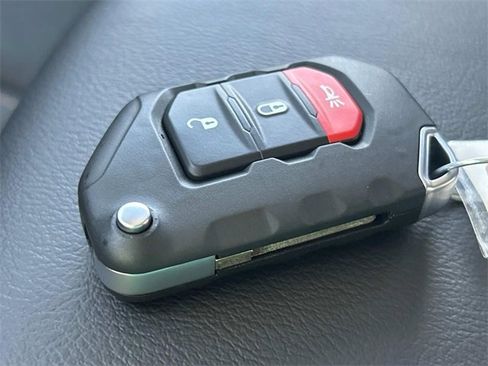 New 2025 Jeep Gladiator Sport image 12