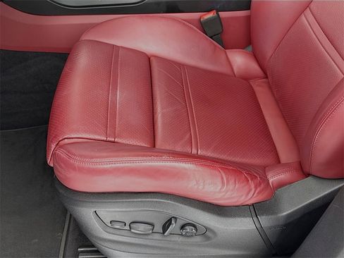 Used 2022 Porsche Cayenne Coupe image 13