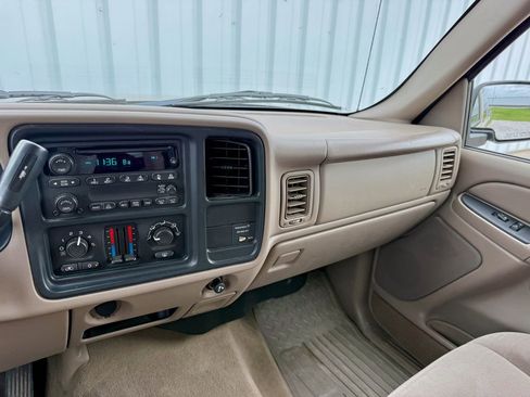 Used 2004 Chevrolet Silverado 1500 LS w/ Light Duty Power Package image 18