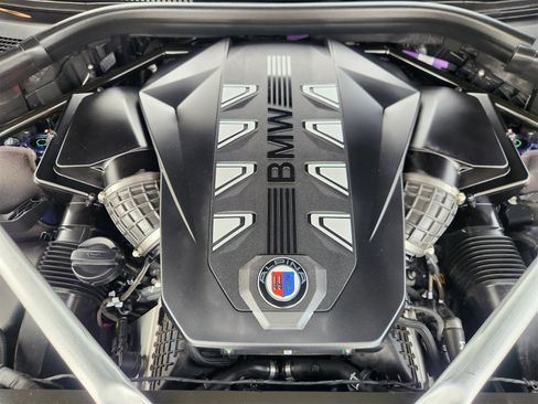 Used 2025 BMW ALPINA XB7 image 33