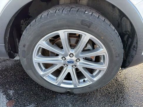 Used 2016 Ford Explorer Limited image 2