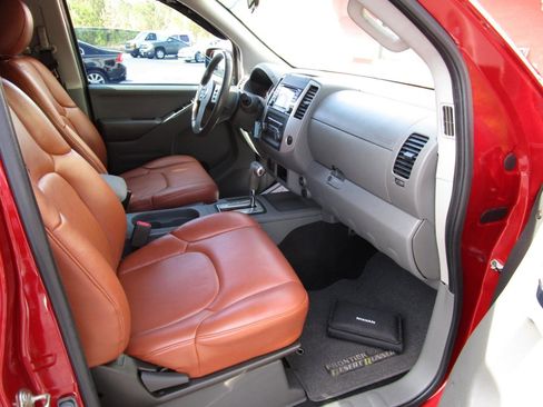 Used 2018 Nissan Frontier SV image 26