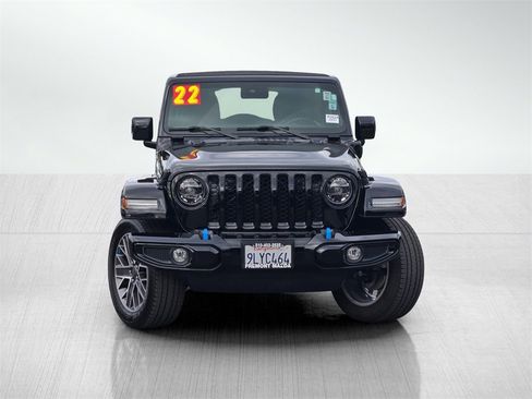 Used 2022 Jeep Wrangler Unlimited Sahara image 2