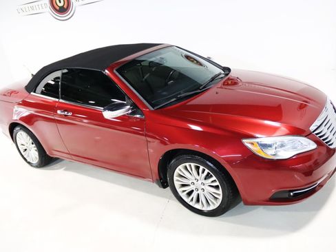 Used 2013 Chrysler 200 Limited FWD image 2