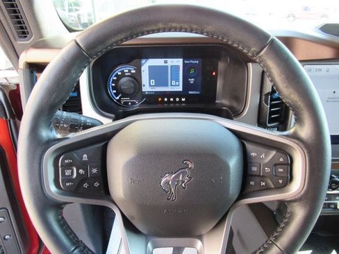 Used 2022 Ford Bronco Outer Banks AWD/4WD image 12