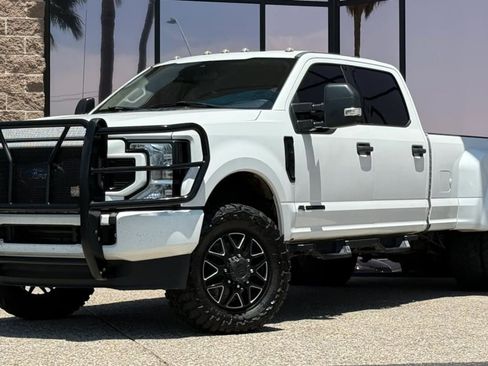 Used 2020 Ford F350 XLT w/ FX4 Off-Road Package AWD/4WD image 2