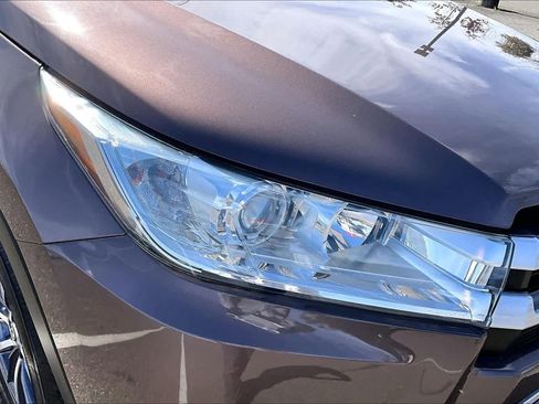 Used 2017 Toyota Highlander XLE image 27