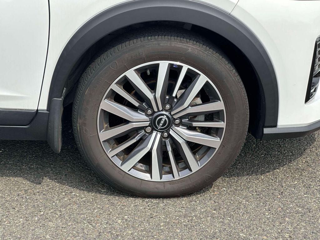 Certified 2023 Nissan Kicks SR FWD image 7
