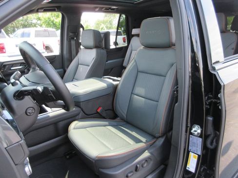 Certified 2026 GMC Yukon AT4 w/ AT4 Premium Plus Package AWD/4WD image 23