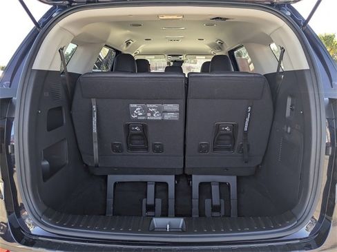 Certified 2024 Kia Carnival LX image 13