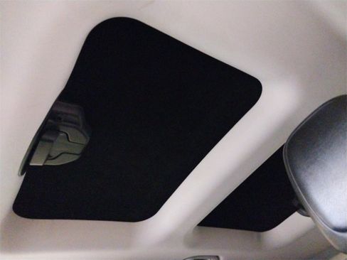 Certified 2017 Jeep Renegade Trailhawk w/ Premium Trailhawk Package image 21