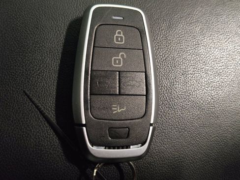 Used 2019 Jeep Grand Cherokee Limited image 32