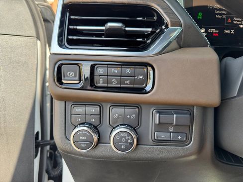 Used 2025 GMC Yukon XL Denali Ultimate AWD/4WD image 23