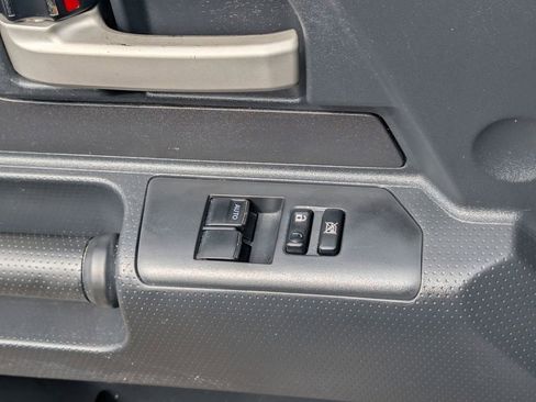 Used 2013 Toyota FJ Cruiser 2WD image 29