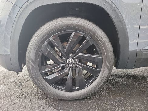 Used 2023 Volkswagen Atlas Cross Sport SE w/ Black Wheel Package FWD image 7