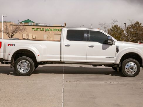 Used 2018 Ford F450 Platinum w/ Platinum Ultimate Package AWD/4WD image 4